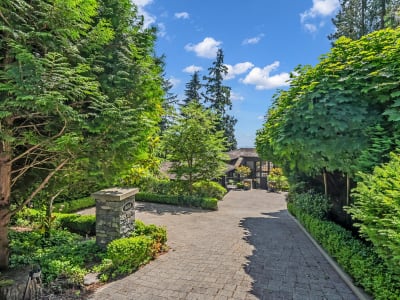 Luxury estate at 4668 Clovelly Walk, West Vancouver, BC — photo 3