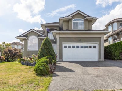 Luxury estate at 34758 Pakenham Place, Mission, BC — photo 1