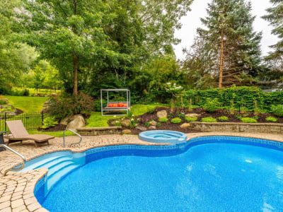 Luxury estate at 524 Rue des Falaises, Mont-Saint-Hilaire, QC — photo 32