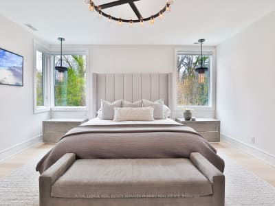 Luxury estate at 1102 Crestview Street, Oakville, ON — photo 18