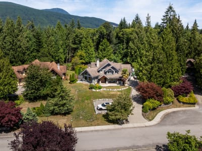 Luxury estate at 1474 Vernon Drive, Gibsons, BC — photo 3