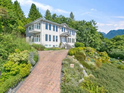 Luxury estate at 530 Craigmohr Drive, West Vancouver, BC — photo 1
