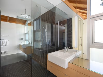 Luxury estate at 931 Ocean Park Lane, Bowen Island, BC — photo 9