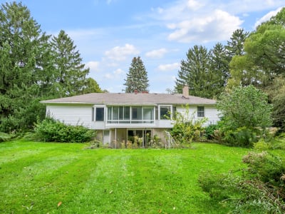 Luxury estate at 49 Thornwood Drive, Hamilton, ON — photo 5