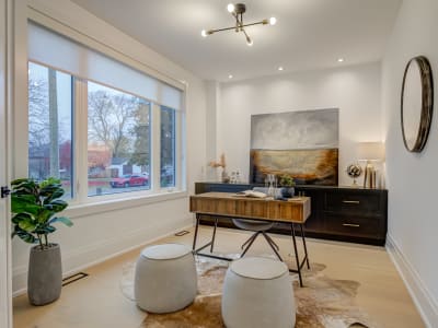 Luxury estate at 102 Cumming Court, Hamilton, ON — photo 4