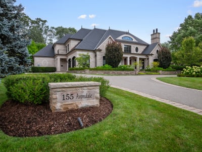 Luxury estate at Burlington, ON — photo 1