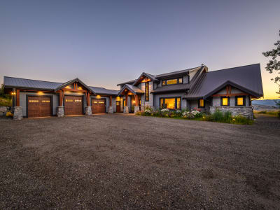 Luxury estate at 7212 Mountridge Place, Vernon, BC — photo 2