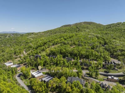 Luxury estate at 194 Chemin des Diligences, Bromont, QC — photo 2