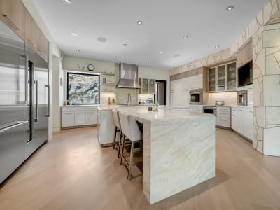 Luxury estate at 732 Highpointe Place, Kelowna, BC — photo 3
