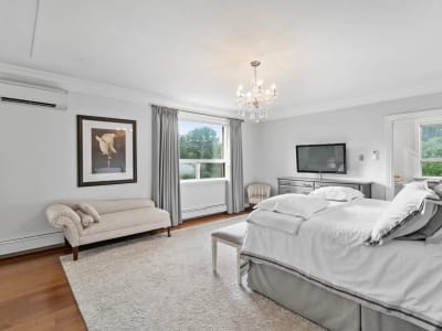 Luxury estate at 14 Delbrook Court, Hamilton, ON — photo 32