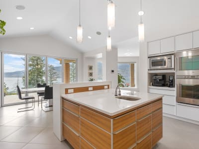 Luxury estate at 328 Lochview Road, Kelowna, BC — photo 8