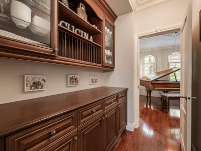 Luxury estate at 533 Rue des Falaises, Mont-Saint-Hilaire, QC — photo 11