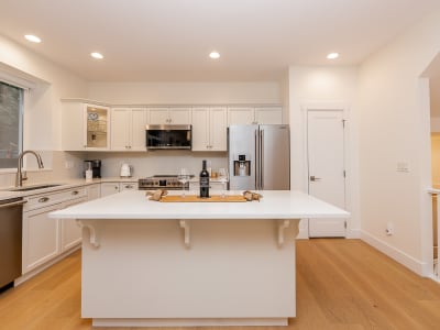 Luxury estate at 39 Holly Drive, Port Moody, BC — photo 13