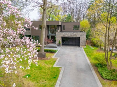 Luxury estate at 1102 Crestview Street, Oakville, ON — photo 1