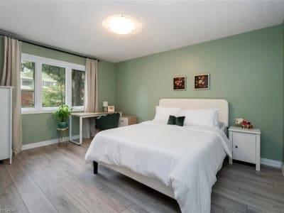 Luxury estate at 381 Queen Street South, Hamilton, ON — photo 16