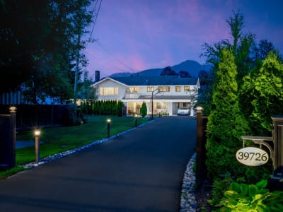 Luxury estate at 39726 Government Road, Squamish, BC — photo 1