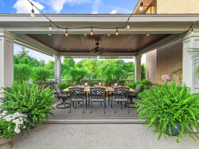 Luxury estate at 14 Delbrook Court, Hamilton, ON — photo 6