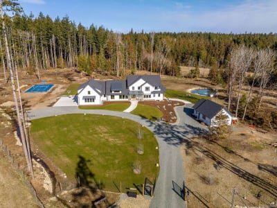 Luxury estate at 5180 Willis Way, Courtenay, BC — photo 4