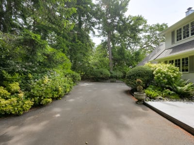 Luxury estate at 2861 Tudor Avenue, Victoria, BC — photo 8