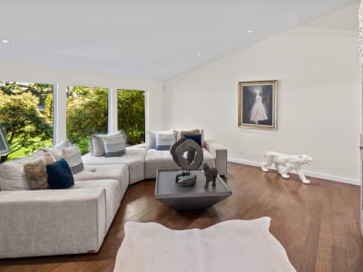 Luxury estate at 1007 Kentwood Place, Victoria, BC — photo 6