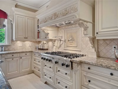 Luxury estate at 76 Scotch Valley Drive, King City — photo 8