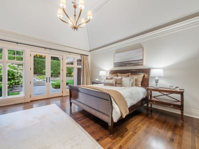 Luxury estate at Burlington, ON — photo 24