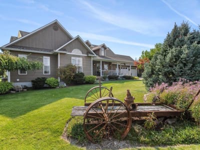Luxury estate at 1429 Teasdale Road, Kelowna, BC — photo 4