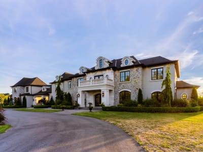 Luxury estate at 687 204 Street, Langley Township, BC — photo 3