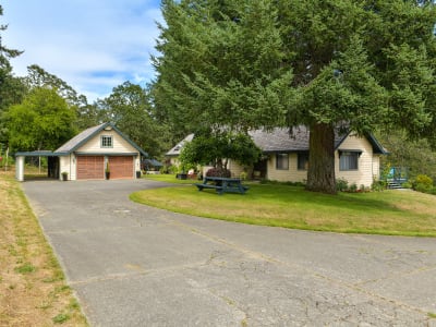 Luxury estate at 4740 Beaverdale Road, Victoria, BC — photo 107