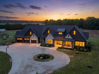 Luxury estate at 223853 Ostrander Road, Tillsonburg, ON — photo 2