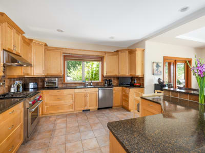 Luxury estate at 1474 Vernon Drive, Gibsons, BC — photo 11