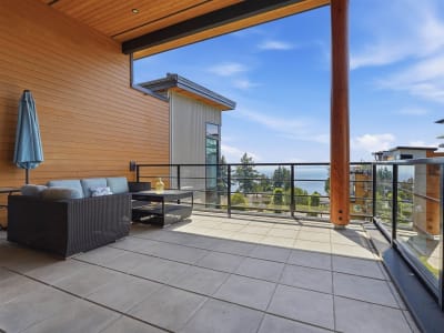 Luxury estate at PH512 - 14855 Thrift Avenue, White Rock, BC — photo 1