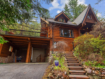 Luxury estate at 325 Bayview Road, Lions Bay, BC — photo 2