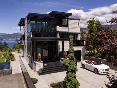 Luxury estate at 587 Vancouver Avenue, Penticton, BC — photo 2