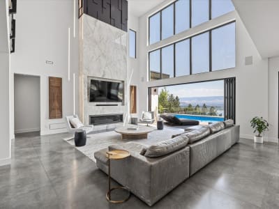 Luxury estate at 692 Lake Court, West Kelowna, BC — photo 3