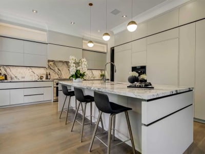 Luxury estate at 211 Glencairn Avenue, Toronto — photo 6