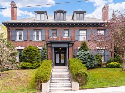 Luxury estate at 5 Undercliffe Avenue, Hamilton, ON — photo 1