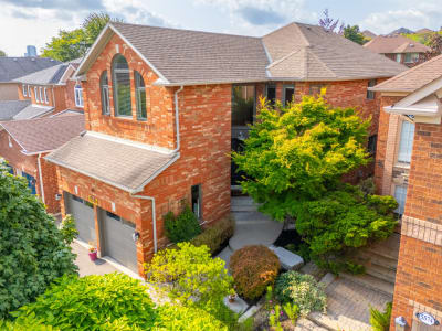 Luxury estate at 5570 McFarren Boulevard, Mississauga, ON — photo 1