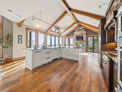 Luxury estate at 5025 Hinrich View, Nanaimo, BC — photo 5
