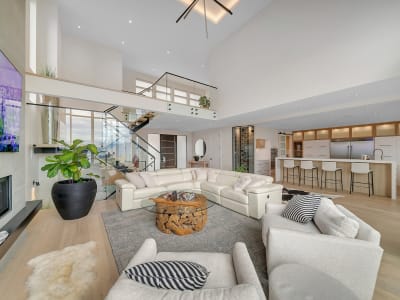Luxury estate at 5725 Mountainside Drive, Kelowna, BC — photo 9