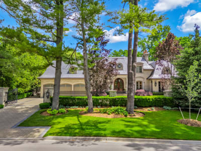 Luxury estate at 113 Maple Grove Drive, Oakville, ON — photo 1