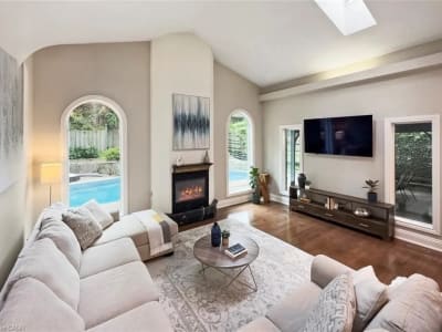 Luxury estate at 381 Queen Street South, Hamilton, ON — photo 10