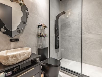 Luxury estate at 373 Rue des Carmantines, Laval — photo 26