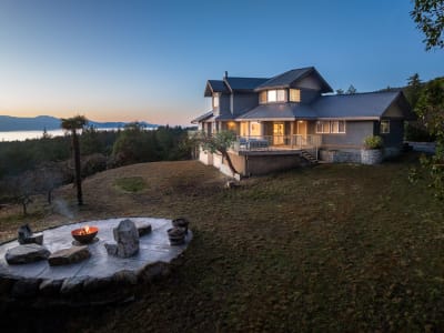 Luxury estate at 10339 Sunshine Coast Highway, Halfmoon Bay, BC — photo 4
