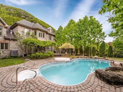 Luxury estate at 533 Rue des Falaises, Mont-Saint-Hilaire, QC — photo 27
