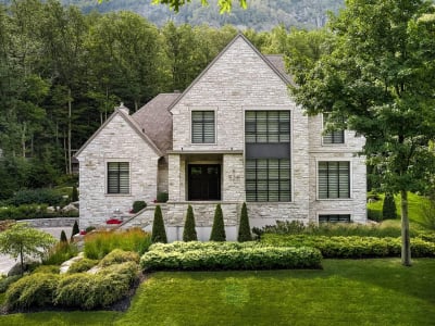 Luxury estate at 528 Rue du Sommet, Mont Saint-Hilaire — photo 2