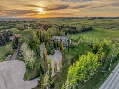 Luxury estate at 40 Blueridge Bay, Calgary, AB — photo 1