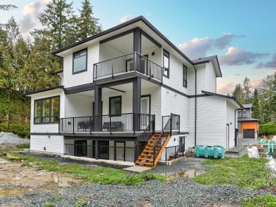 Luxury estate at 11018 243B Street, Maple Ridge, BC — photo 41
