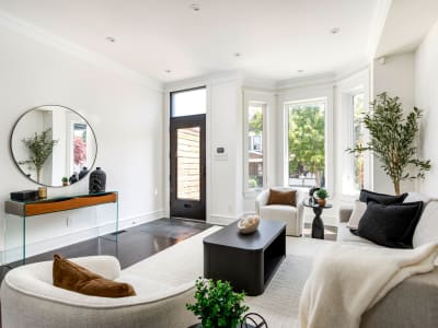 Luxury estate at 38 Wyndham Street, Toronto, ON — photo 3