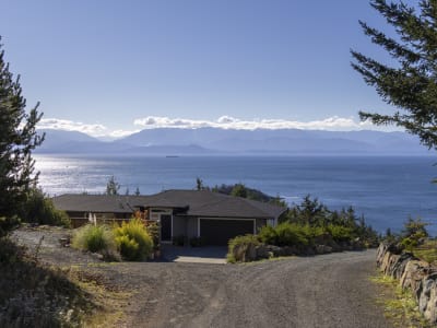 Luxury estate at 7470 Thornton Heights, Sooke, BC — photo 3